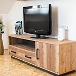 Apartman Modern And Vibrant