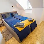 Apartman Modern And Vibrant