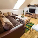 Modern And Vibrant Apartment *