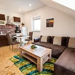 Modern And Vibrant Apartment Ljubljana