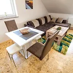 Modern And Vibrant Apartment