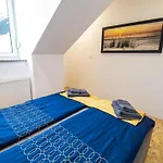 Modern And Vibrant Apartment Ljubljana