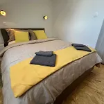 Modern And Vibrant Apartment Ljubljana