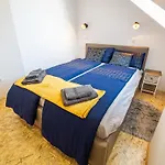 Modern And Vibrant *