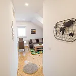 Modern And Vibrant Apartment