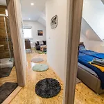 Modern And Vibrant Apartment Ljubljana