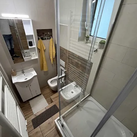 Modern And Vibrant Apartmán