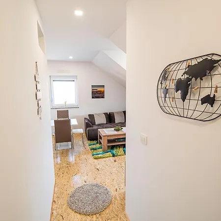Modern And Vibrant Apartmán