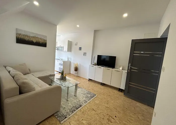 Modern And Vibrant Ljubljana Apartment *